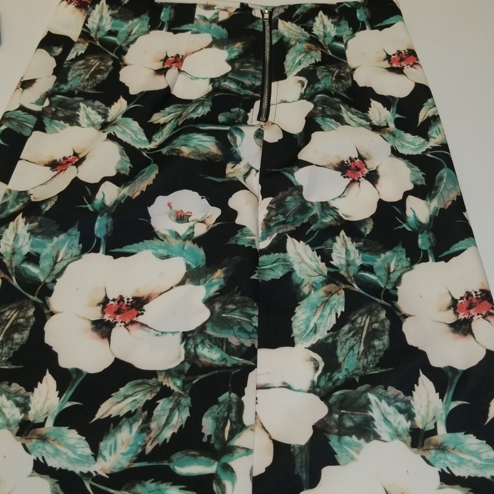 Bodycon Skirt - Picture 6 of 8